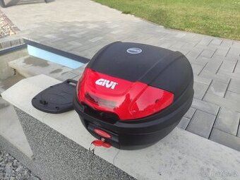 Kufr Givi