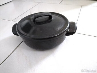 Litinový hrnec průměr 16 cm