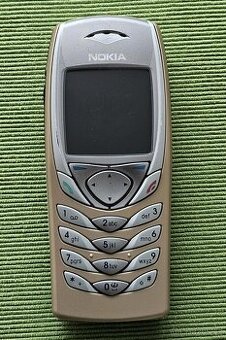 Prodám mobilní telefon NOKIA 6100