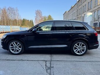 Audi Q7 - plná výbava+zimní kola+sherlog+noční vidění