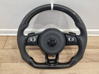 VOLKSWAGEN VOLANT KARBON - PERFOROVANA KOŽA - BIELE ŠITIE