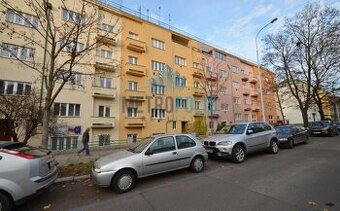 Stylový byt 1+1 (45 m²) s chytrou domácností a parkem za roh