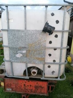 Nádrž na vodu 1000l IBC - 1
