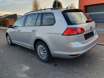 VOLKSWAGEN GOLF 1.6 TDI SERVISKA, DPH, NAVI, MOC HEZKÝ