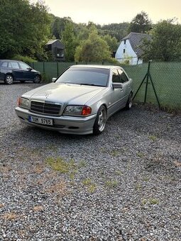 Mercedes-Benz W202 C240 V6
