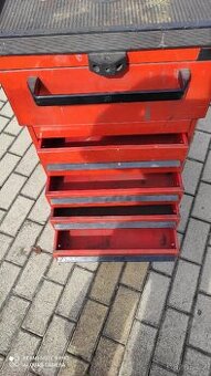 Autodílenský pracovní box