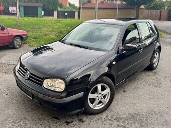 Volkswagen Golf, 1.6i SR 74kW Klima.
