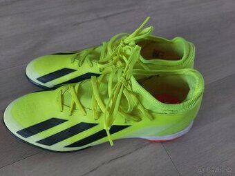 Turfy Adidas 44
