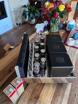 McIntosh MC2102 výkonový zesilovač