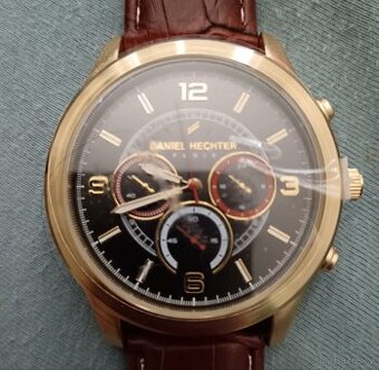 Ručičkové hodinky