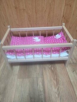 Nádherná postýlka pro panenku