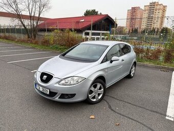 SEAT LEON 1,4 16V 63kW rok 2008 - Nové STK - Pěkný Stav