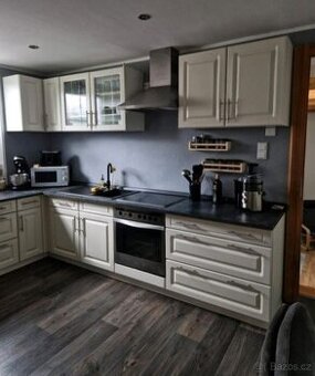 Venkovská kuchyňská linka se spotřebiči,5747