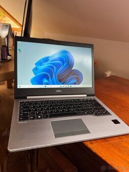 Tenký notebook fujitsu lifebook u945