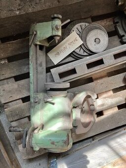 TOS FN 22/FN25 - dělící přístroj