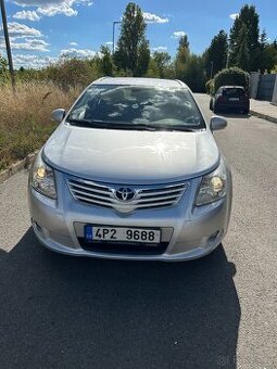 Toyota Avensis, 2.0 T27 + zimní kola, tažné zařízení
