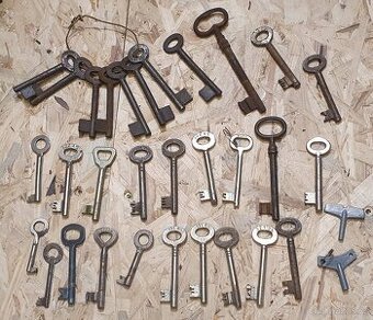 Staré klíče a zámky