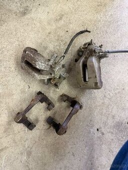 Zadní brzdové třmeny Octavia 1 RS