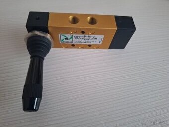 Ovladač nosič kontejneru CTS