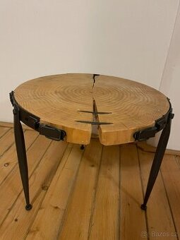 Odkládací stolek Kare Design