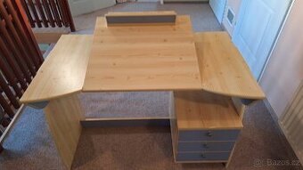 Rostoucí a polohovací psací stůl - modrý