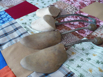 Dřevěná roztahovací kopyta do bod.