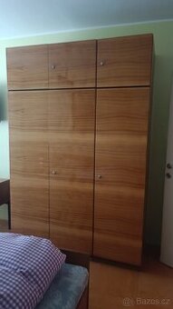 Velké šatní skříně