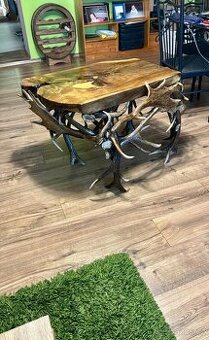 Originální konferenční stolek