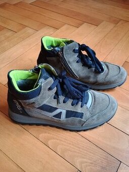 Boty s membránou velikost 36