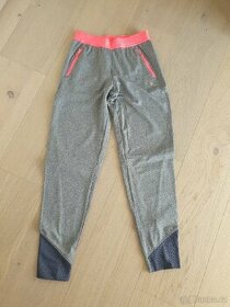 Sportovní tepláky - vel. 152