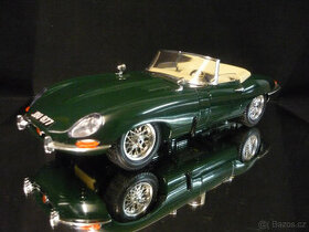 Jaguar E Type Cabriolet zelený Bburago 1/18
