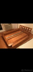 Dřevěná postel 140x200cm včetně matrace, roštů