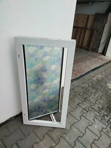Plastové okno 100×50cm