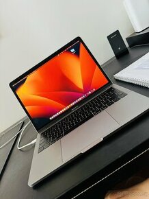 Macbook Pro 2017 13” - 1