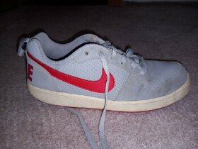 Nike court low