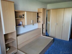 Ložnice sestava vše za 3000,-Kč ..spěchá