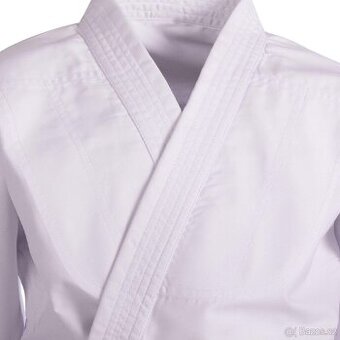 Bílé kimono Decathlon vel. 150