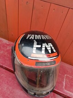 Helma na motorku Yamaha