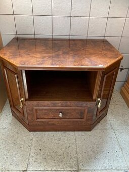 Skříňka pod TV