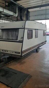 Koupim karavan na zahrádku pro vnoučata