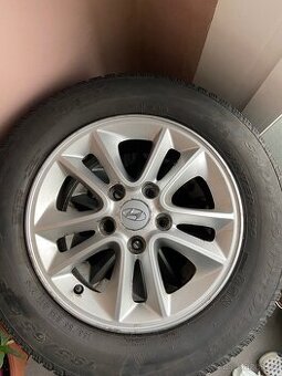 Prodám zimní pneumatiku Pirelli 195/65 R15