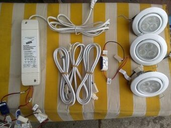 LED svetlo stropni / skrinkove Atd. vyklopne