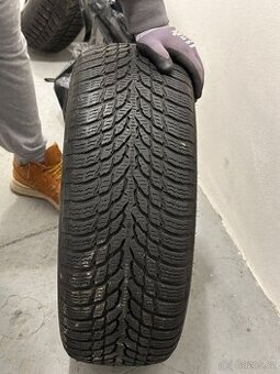 205/55/16 Nokian wr snowproof