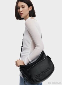 Desigual" Prostorná kabelka do ruky i přes rameno černé bar