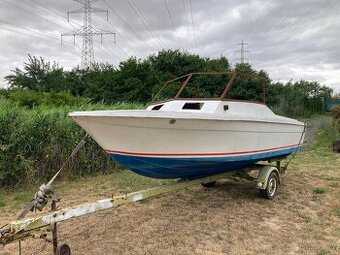 Kajutová loď +motor honda