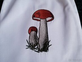 VYŠÍVANÉ PYTLÍKY NA SUŠENÉ HOUBY - RŮZNÉ VZORY