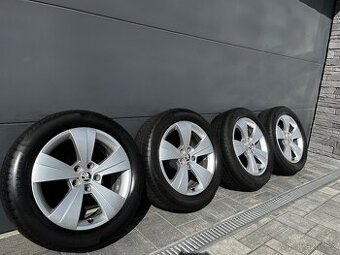 Zimní originál Škoda Superb 215/55 r17