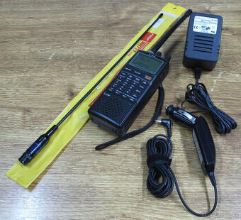 Širokopásmový přehledový přijímač ICOM IC-R20 / Stav 1A