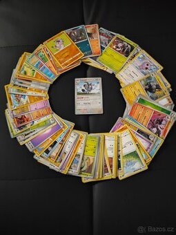 Balíček originálních Pokémon karet 130ks