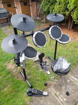 Bubny- Elektrická bicí souprava + kombo